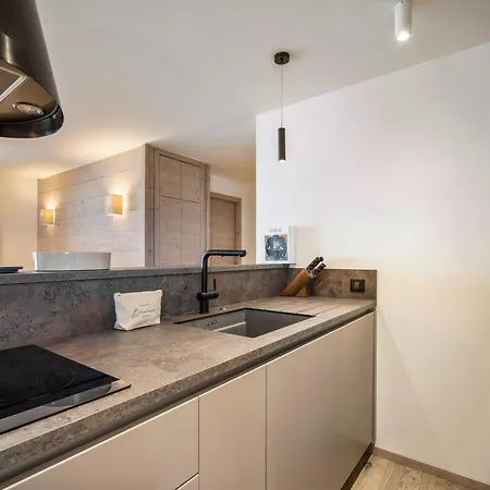 Familial Avec Terrasse Et Wifi, Proche Des Pistes De Le Praz - Fr-1-568-61 Apartment